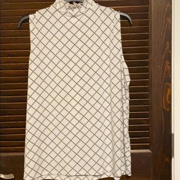 Elle White and Black Sleeveless Blouse with Mandarin Collar - Picture 3 of 4